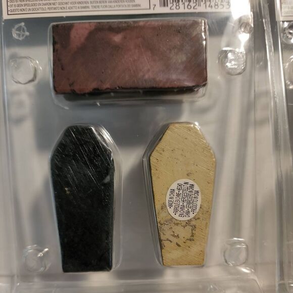 LEMAX Spooky Town Set of 3 Coffins 2007 New In Packaging #14853 - Picture 3 of 11